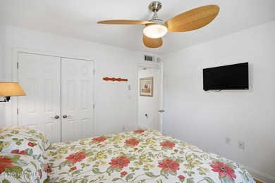 This oceanfront condo has been tastefully and fully renovated - photo 22