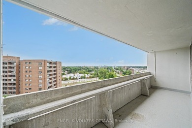 Welcome to this spacious and well-maintained 2-bedroom end-unit - photo 28