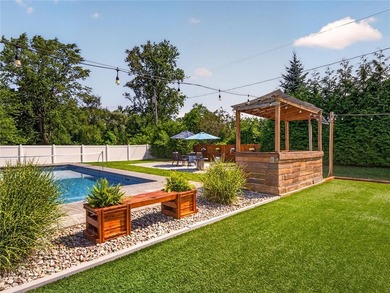 WOW...WOW...WOW! Vacation at Home! This stunning ranch-style - photo 9