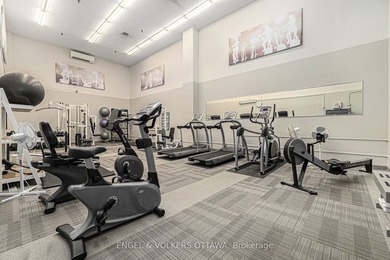 Welcome to this spacious and well-maintained 2-bedroom end-unit - photo 37