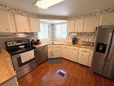 Welcome to Clover Leaf Farms a 55+ age-qualified active and - photo 3