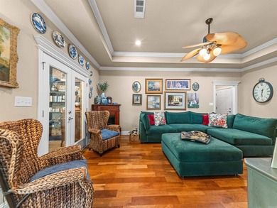 LOCATION! LOCATION! LOCATION! This charming, move in ready house - photo 11
