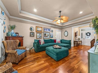 LOCATION! LOCATION! LOCATION! This charming, move in ready house - photo 14