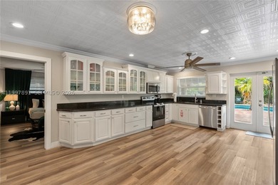 Welcome to your private resort in the heart of Oakland Park. Set - photo 8