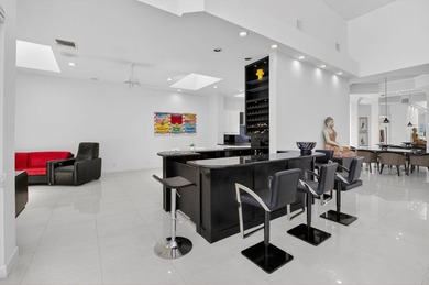 A wonderful, very clean house, very high living room ceiling and - photo 19