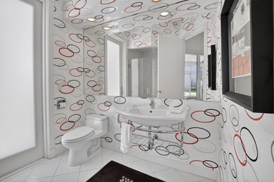 A wonderful, very clean house, very high living room ceiling and - photo 24