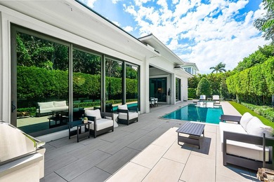 A single-story masterpiece unfolds in the prestigious Royal Palm - photo 29