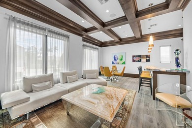 A single-story masterpiece unfolds in the prestigious Royal Palm - photo 30