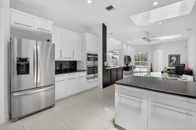 A wonderful, very clean house, very high living room ceiling and - photo 30