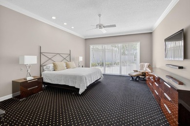 A wonderful, very clean house, very high living room ceiling and - photo 32