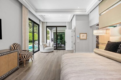 A single-story masterpiece unfolds in the prestigious Royal Palm - photo 38