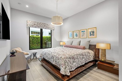 A single-story masterpiece unfolds in the prestigious Royal Palm - photo 46