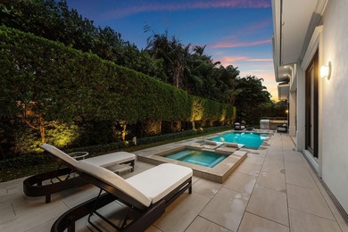 A single-story masterpiece unfolds in the prestigious Royal Palm - photo 50