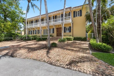 Timeless colonial-style residence, also known as Villa Rosa, set - photo 1