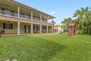 Timeless colonial-style residence, also known as Villa Rosa, set - photo 4