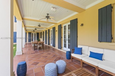 Timeless colonial-style residence, also known as Villa Rosa, set - photo 6