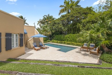 Timeless colonial-style residence, also known as Villa Rosa, set - photo 9