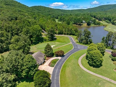 Updated 4BD/3.5BA, 2,928 sqft golf-front cottage in The Orchard - photo 2