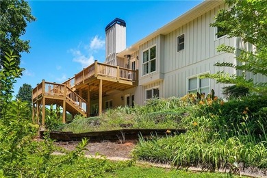 Updated 4BD/3.5BA, 2,928 sqft golf-front cottage in The Orchard - photo 4