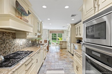 Traditionally elegant brick, 4 bedroom, 3.5 bath center hall - photo 13