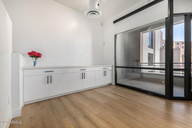 Modern Pool-Facing Loft in the Iconic 3rd Avenue Lofts - Old