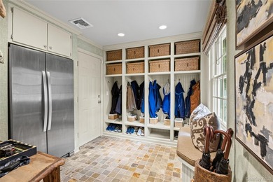 Traditionally elegant brick, 4 bedroom, 3.5 bath center hall - photo 17