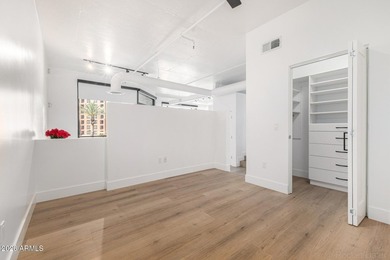 Modern Pool-Facing Loft in the Iconic 3rd Avenue Lofts - Old
