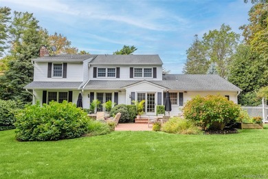 Traditionally elegant brick, 4 bedroom, 3.5 bath center hall - photo 34