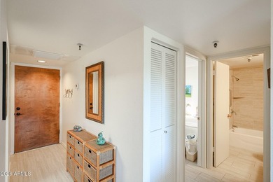 Remodeled top-floor 2 bed, 2 bath condo in the heart of Old Town