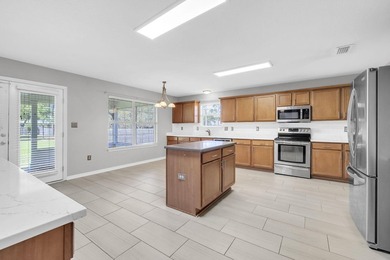 Perfectly nestled home on an extra large homesite with expansive - photo 12