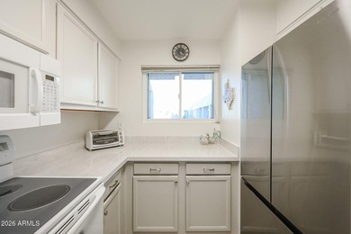 Remodeled top-floor 2 bed, 2 bath condo in the heart of Old Town