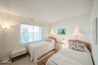 Remodeled top-floor 2 bed, 2 bath condo in the heart of Old Town