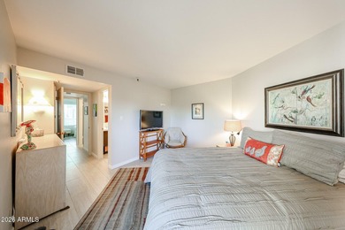 Remodeled top-floor 2 bed, 2 bath condo in the heart of Old Town