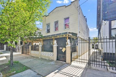 Welcome to 722 Elton Street, a beautifully maintained detached - photo 1