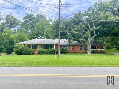 Great opportunity for investors, flippers, or buyers looking to - photo 3