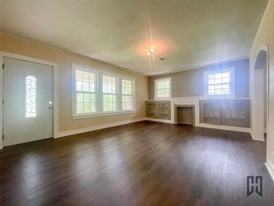 Great opportunity for investors, flippers, or buyers looking to - photo 4