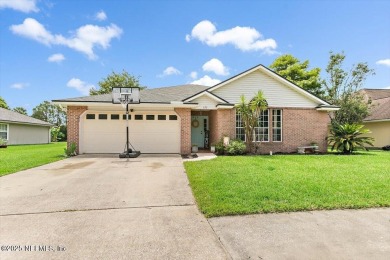 Lake Home ActiveUnderContr in Saint Johns, Florida
