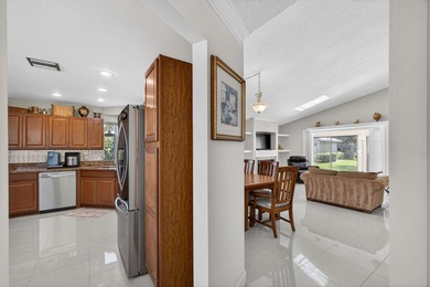 PRICED TO SELL!!! DON'T MISS THS OPPORTUNITY! This cozy, yet - photo 12
