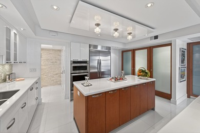 Live the ultimate beachfront lifestyle in Bal Harbour with fully - photo 17