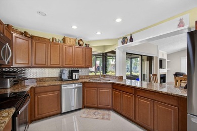 PRICED TO SELL!!! DON'T MISS THS OPPORTUNITY! This cozy, yet - photo 17