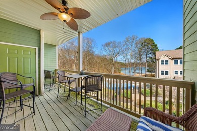 Experience easy lake living with this furnished three level - photo 18
