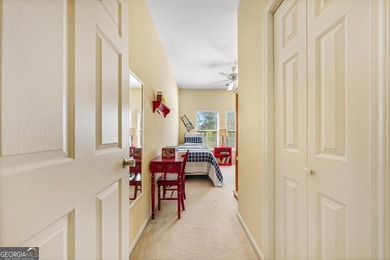 Experience easy lake living with this furnished three level - photo 20