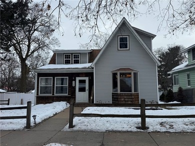 Chippewa River Home Active Under Contract in Eau Claire Wisconsin