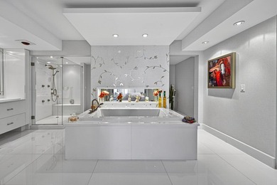 Live the ultimate beachfront lifestyle in Bal Harbour with fully - photo 24
