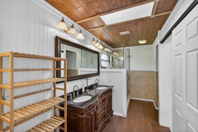 PRICED TO SELL!!! DON'T MISS THS OPPORTUNITY! This cozy, yet - photo 26