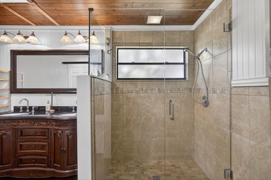 PRICED TO SELL!!! DON'T MISS THS OPPORTUNITY! This cozy, yet - photo 27
