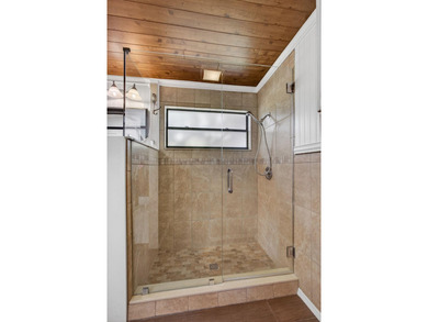 PRICED TO SELL!!! DON'T MISS THS OPPORTUNITY! This cozy, yet - photo 28