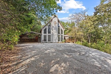 Lake Home For Sale in Pottsboro, Texas