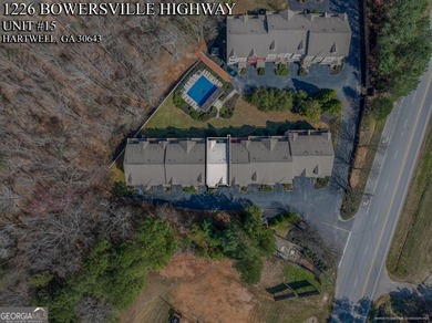 Experience easy lake living with this furnished three level - photo 42