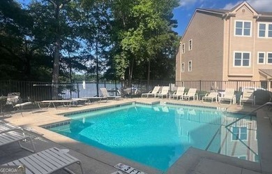 Experience easy lake living with this furnished three level - photo 47